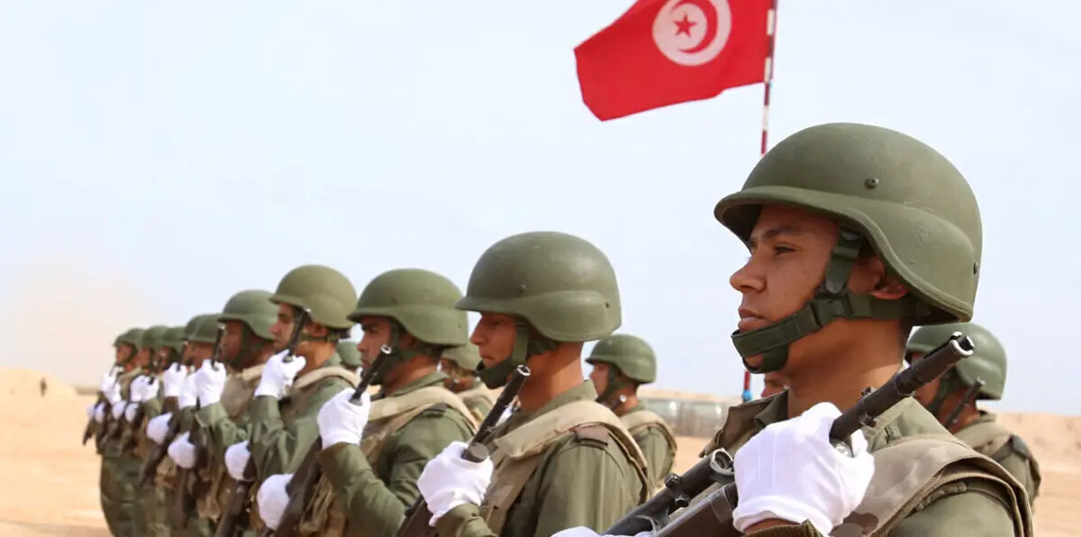 أنباء عن عملية عسكرية تونسية على الحدود مع الجزائر لإحباط "مخطط إرهابي"
