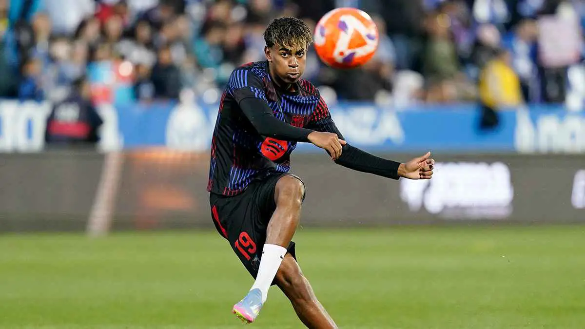 أرقام فاضحة.. فشل ذريع لـ"لامين يامال" أمام بروسيا دورتموند