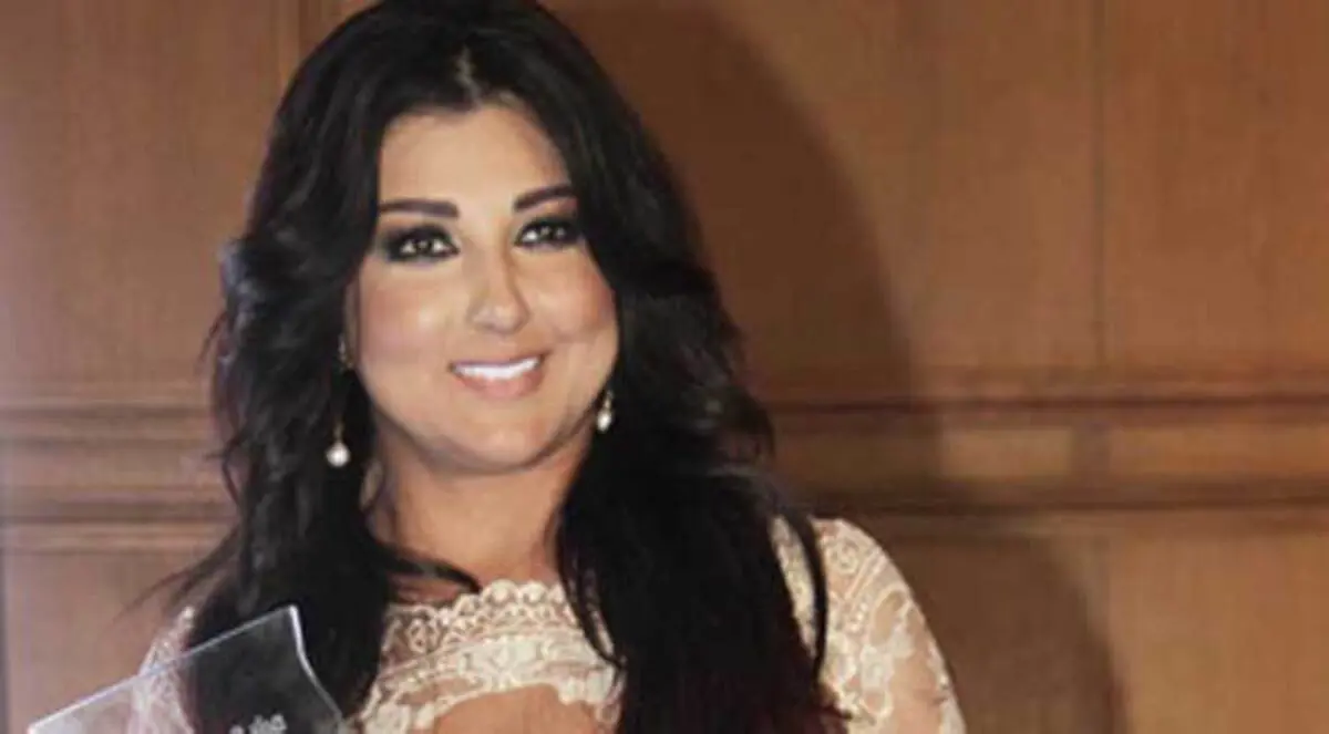 إعلامية لبنانية تثير ضجة بتصريحاتها المعادية لحزب الله