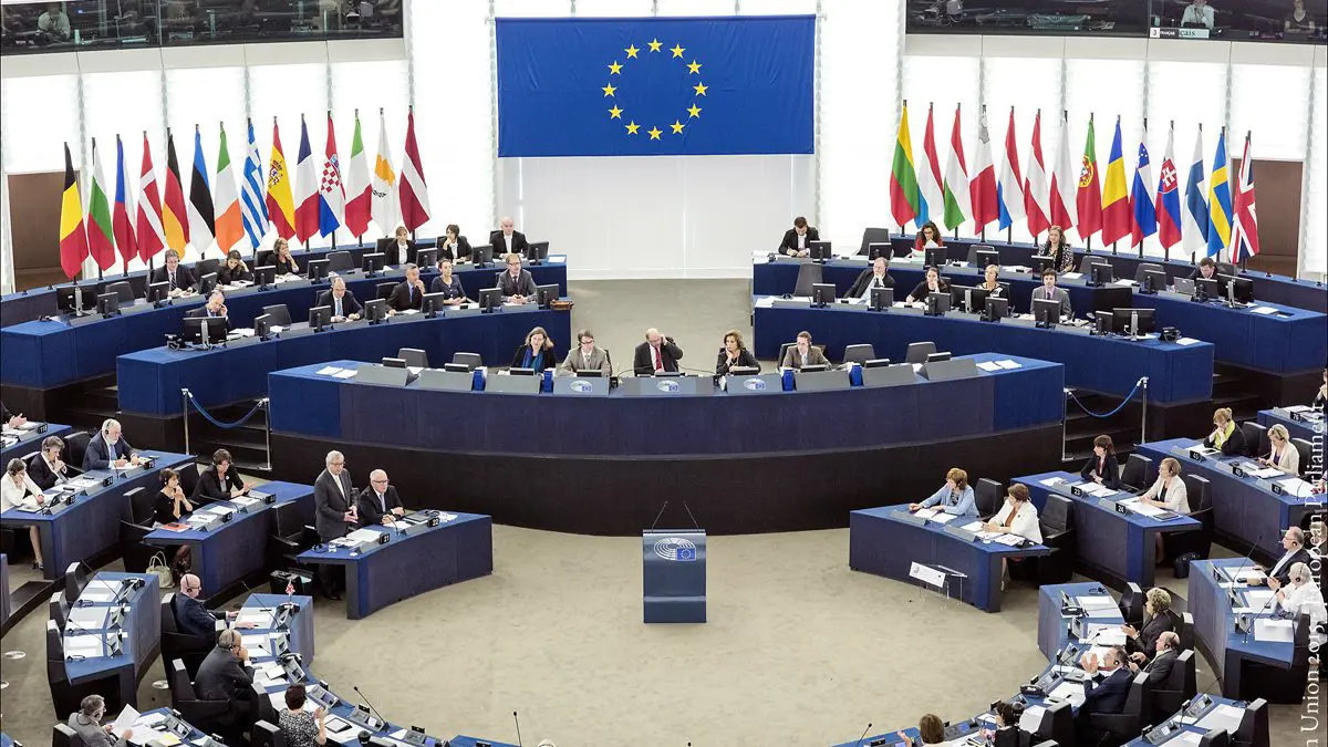 الاتحاد الأوروبي يمدد عقوباته الاقتصادية على روسيا