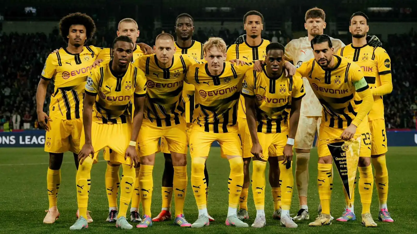 "فضيحة جديدة".. شقيق نجم دورتموند يشن هجوما على "كاف" بسبب حكيمي وصلاح