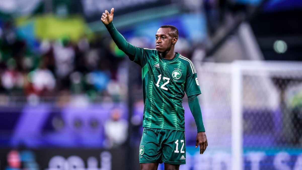 سعود عبد الحميد يزيد أوجاع الهلال السعودي