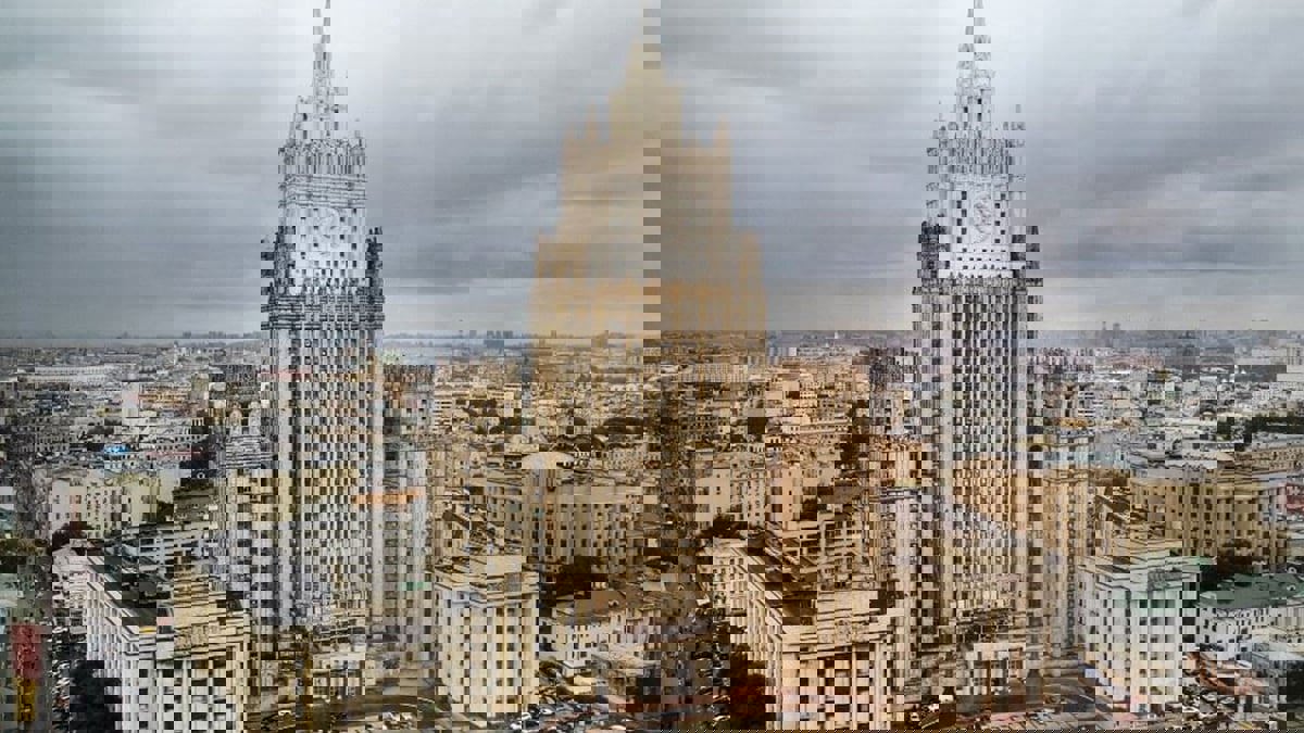   الخارجية الروسية تستدعي مبعوثًا كنديًا على خلفية احتجاز طائرة