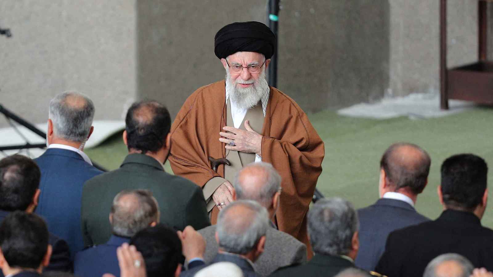 مقرّبة من خامنئي..  إنذار رسمي لصحيفة إيرانية بسبب تهديد ترامب