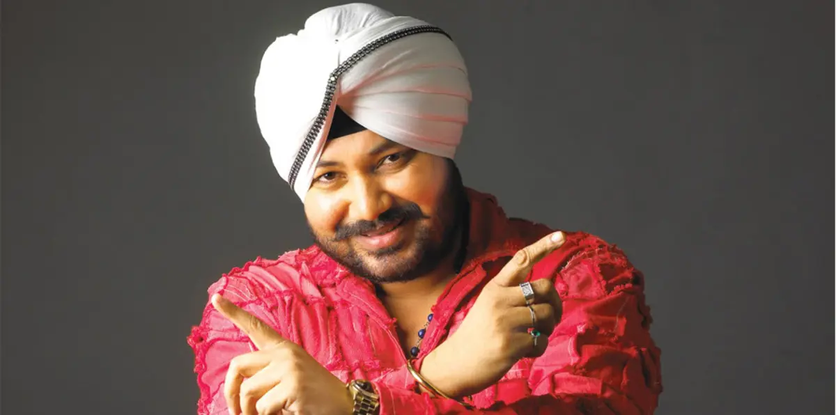 الحكم على مغني بوليوود مهندي بالسجن عامين لإدانته بتهريب البشر