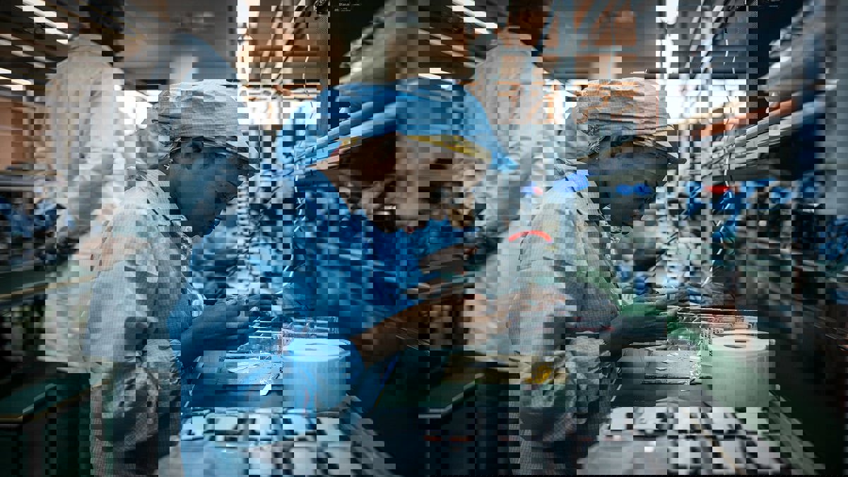 كيف تسمم المواد الكيميائية النساء العاملات حول العالم؟