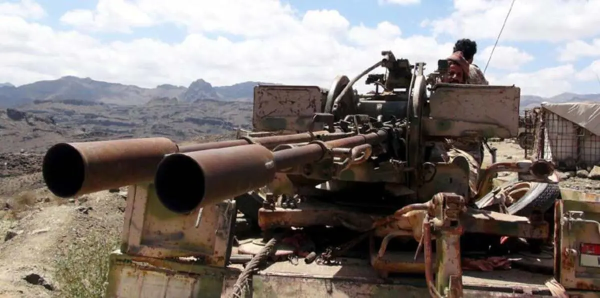 الجيش اليمني يقتحم المنصورة معلناً بدء معركة تطهير عدن من الإرهابيين