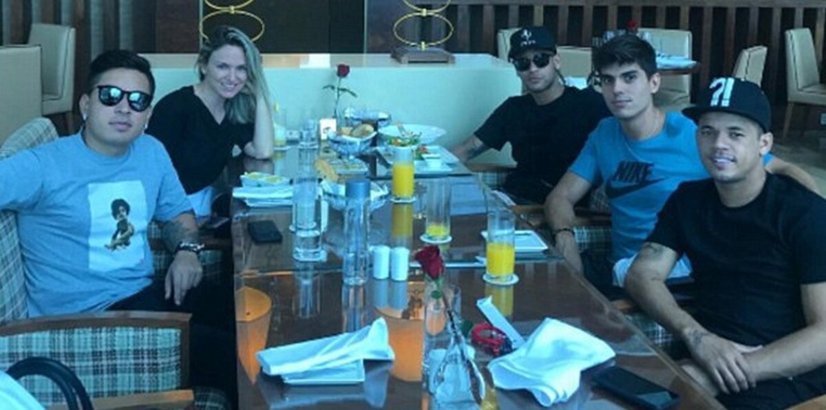 لماذا ظهر نيمار فجأة في دبي؟ (صور)