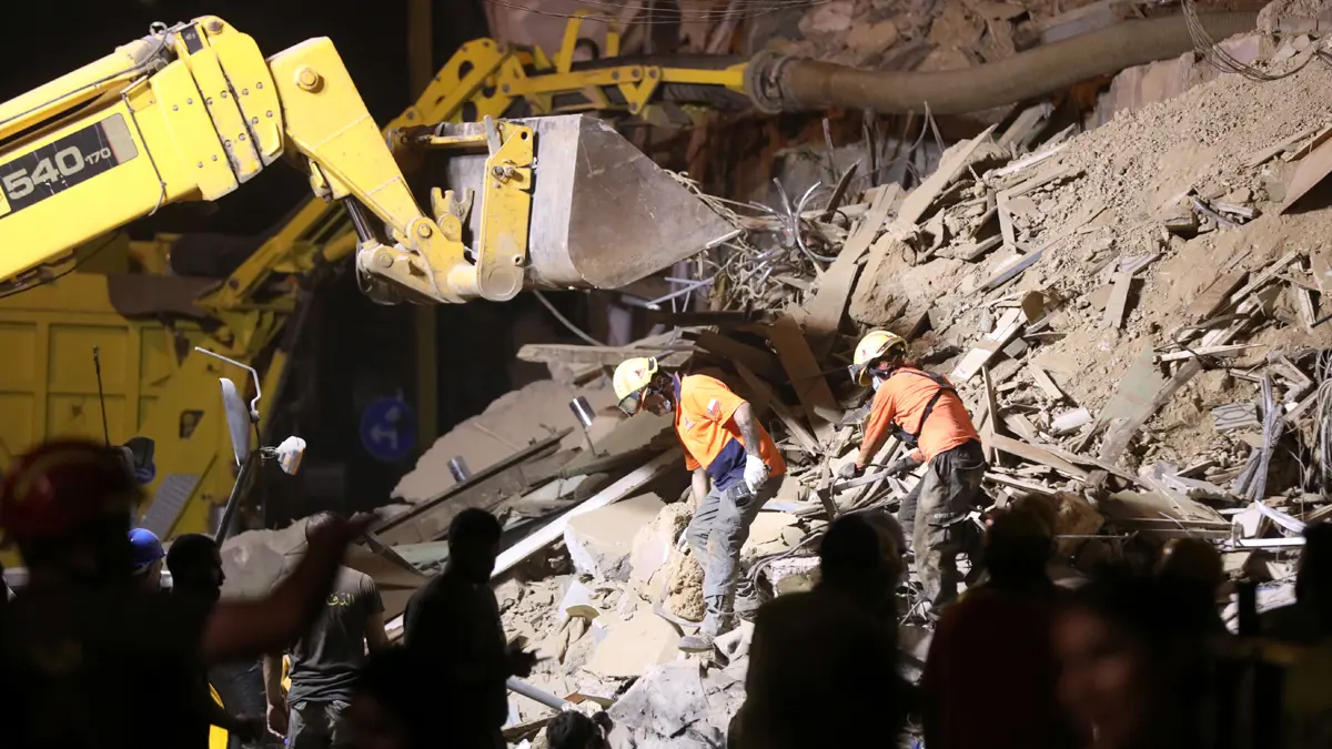 فرق إغاثة: لا "مؤشر حياة" تحت مبنى دمره انفجار بيروت