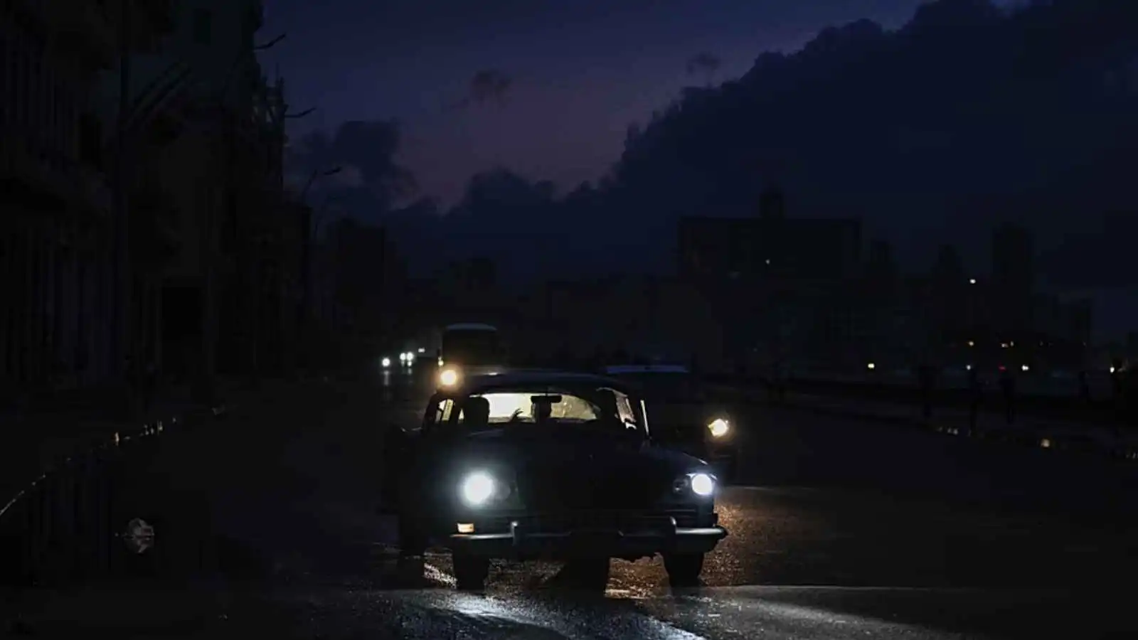 انقطاع شامل جديد للكهرباء في كوبا.. ماذا يحدث؟