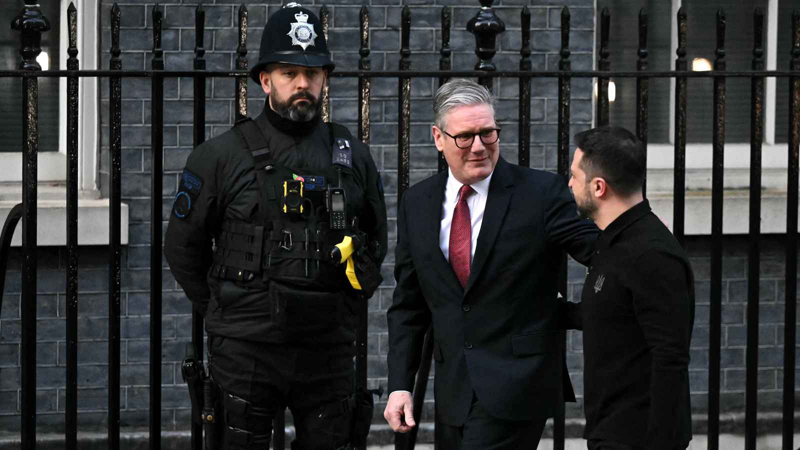 "قمة لندن".. هل تتمكن من تعزيز موقف كييف و"رد اعتبار" زيلينسكي؟