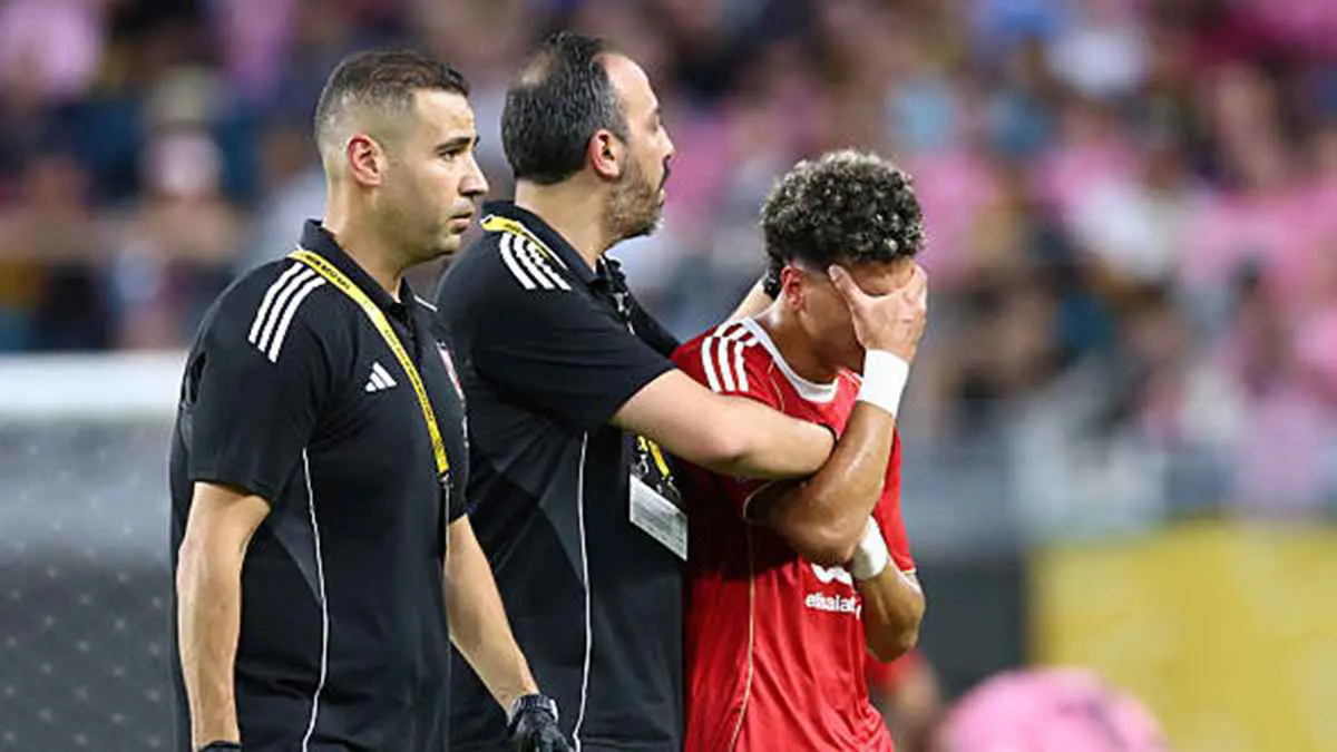 أول تشخيص لإصابة إمام عاشور نجم الأهلي (صور)