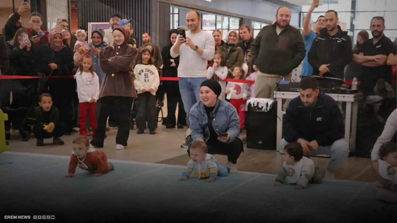 سباق حبو للأطفال يخطف القلوب في تركيا (فيديو إرم)