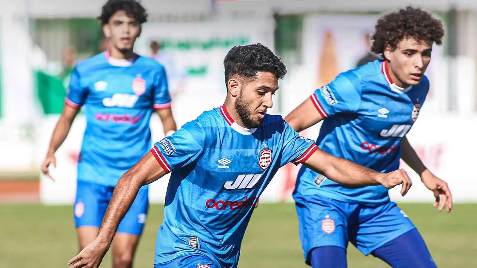 الإفريقي يهزم شبيبة القيروان ويتصدر ترتيب الدوري التونسي