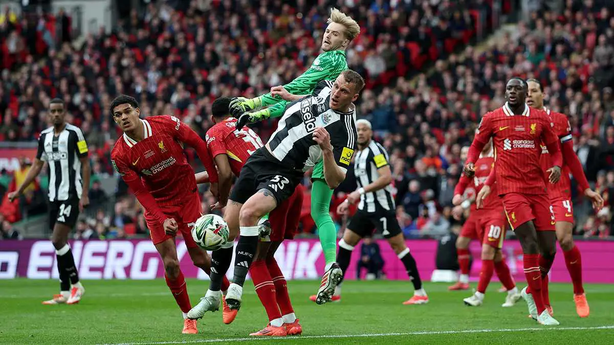 ملخص وأهداف ونتيجة مباراة ليفربول ضد نيوكاسل في نهائي كأس الرابطة الإنجليزية