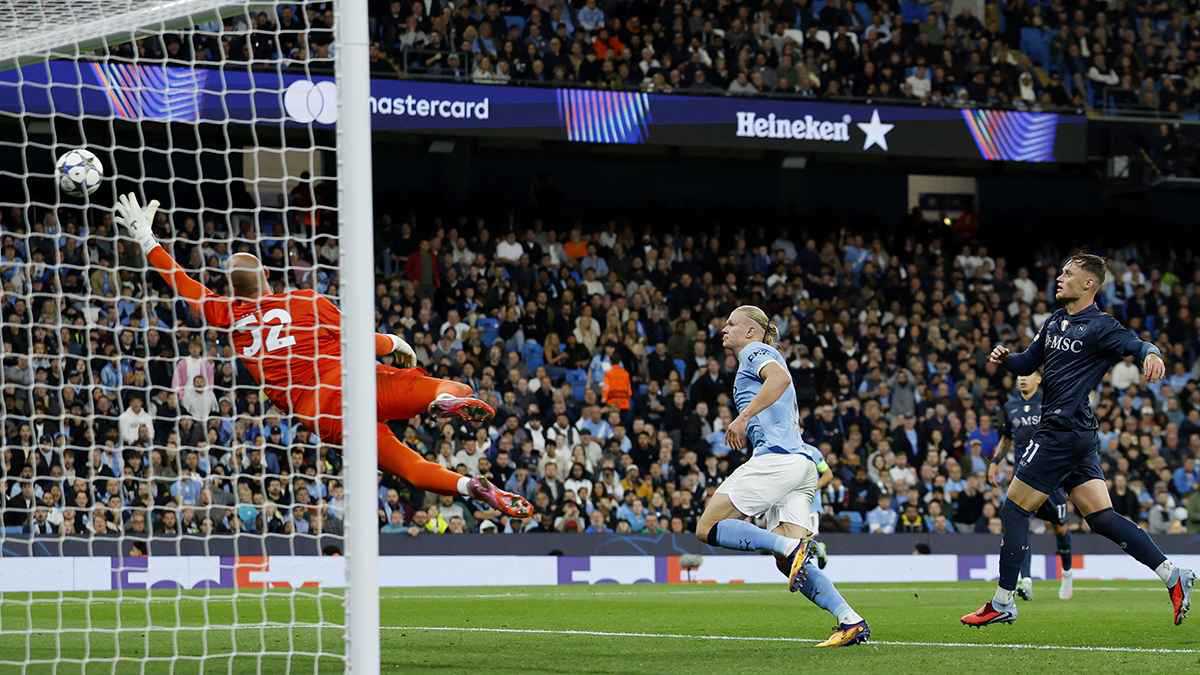 مانشستر سيتي يبدأ انطلاقته بدوري أبطال أوروبا بفوز مثير على نابولي