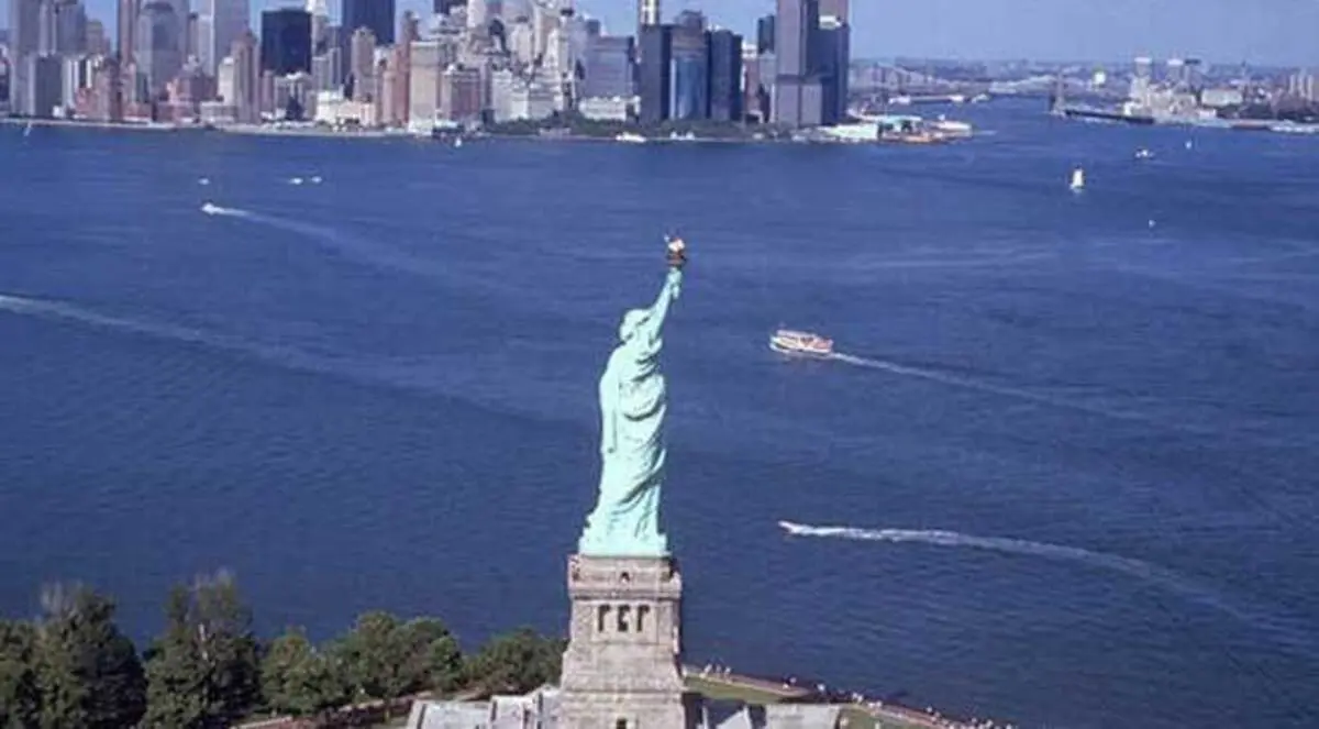 السفير اللبنانية: حرب على معنى وجودنا