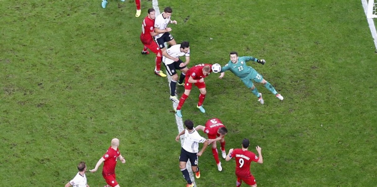 اليويفا غير راضٍ عن حالة ثلاثة من ملاعب يورو 2016