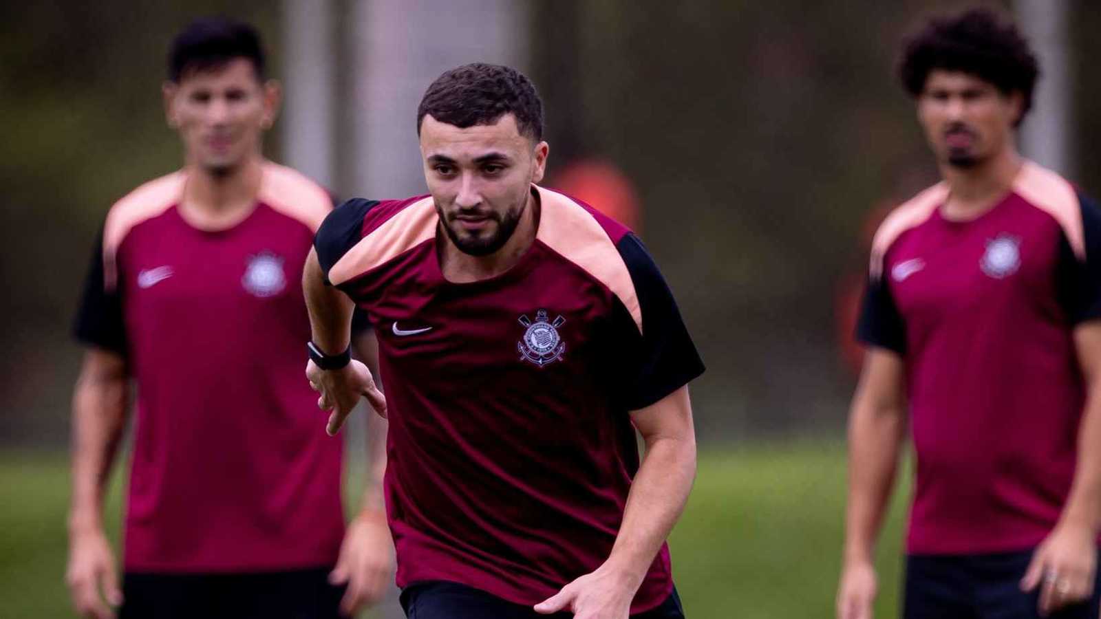 وقّع لكورينثيانز.. من هو زكرياء لبيض أول لاعب مغربي في الدوري البرازيلي؟ 