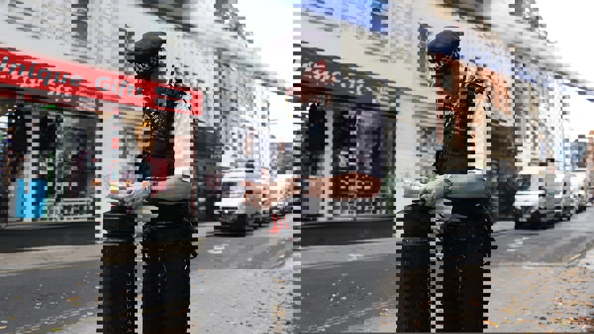 مشاهد صادمة بوضح النهار.. ما الذي يحدث في لندن؟