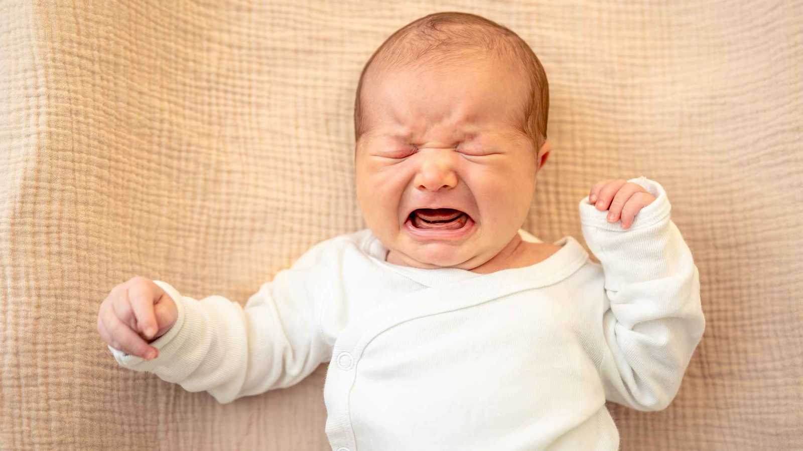 صفعة مروّعة لرضيع تضع مربيته أمام القضاء