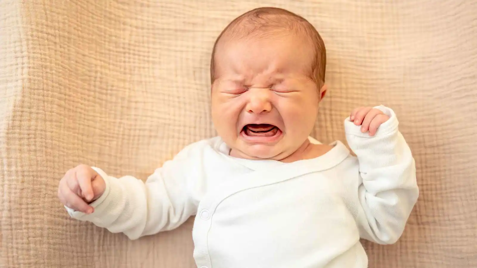 صفعة مروّعة لرضيع تضع مربيته أمام القضاء