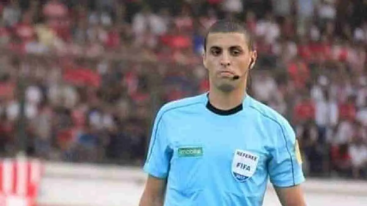 حكم مثير للجدل يدير كلاسيكو الدوري الجزائري