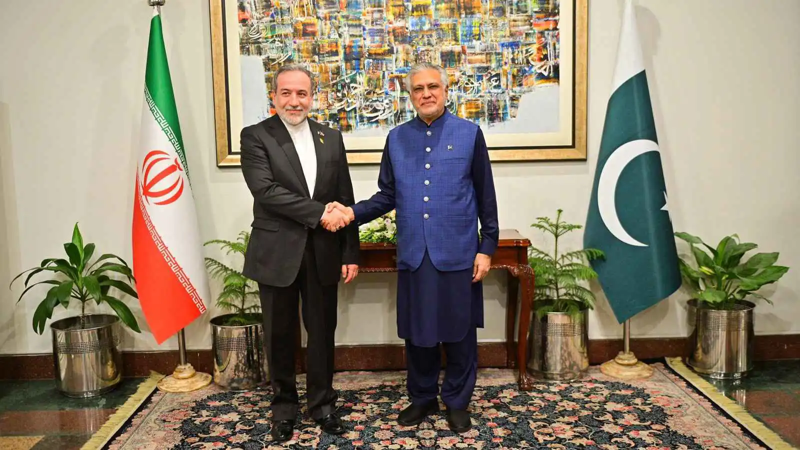 بعد فشل تركيا.. إيران تعلن استعدادها للتوسط بين باكستان وأفغانستان