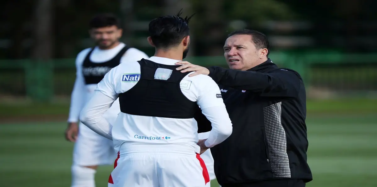 مباراة تونس ضد إنجلترا.. المنتخب التونسي يستعد لمواجهة الإنجليز بالقرآن الكريم (فيديو)