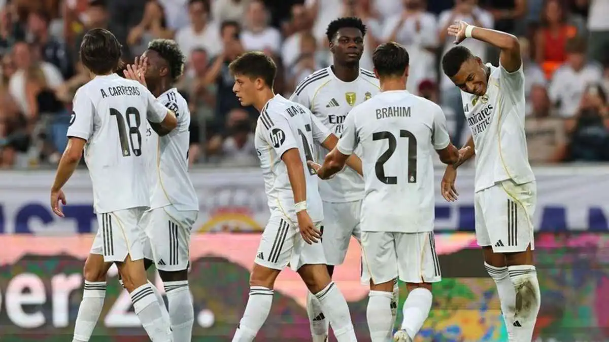 نجم واحد في ريال مدريد يمكنه اللعب أساسيا في برشلونة