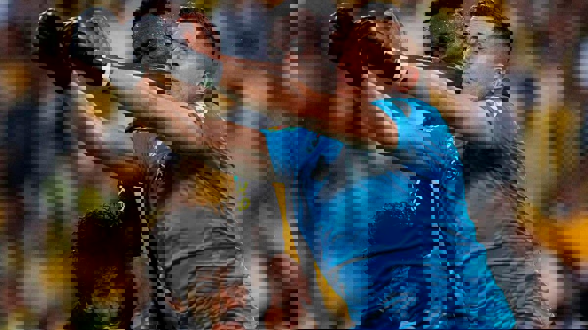 إصابة مارسيلو غروهي وخروجه في مباراة الهلال ضد الاتحاد بالدوري السعودي (فيديو)