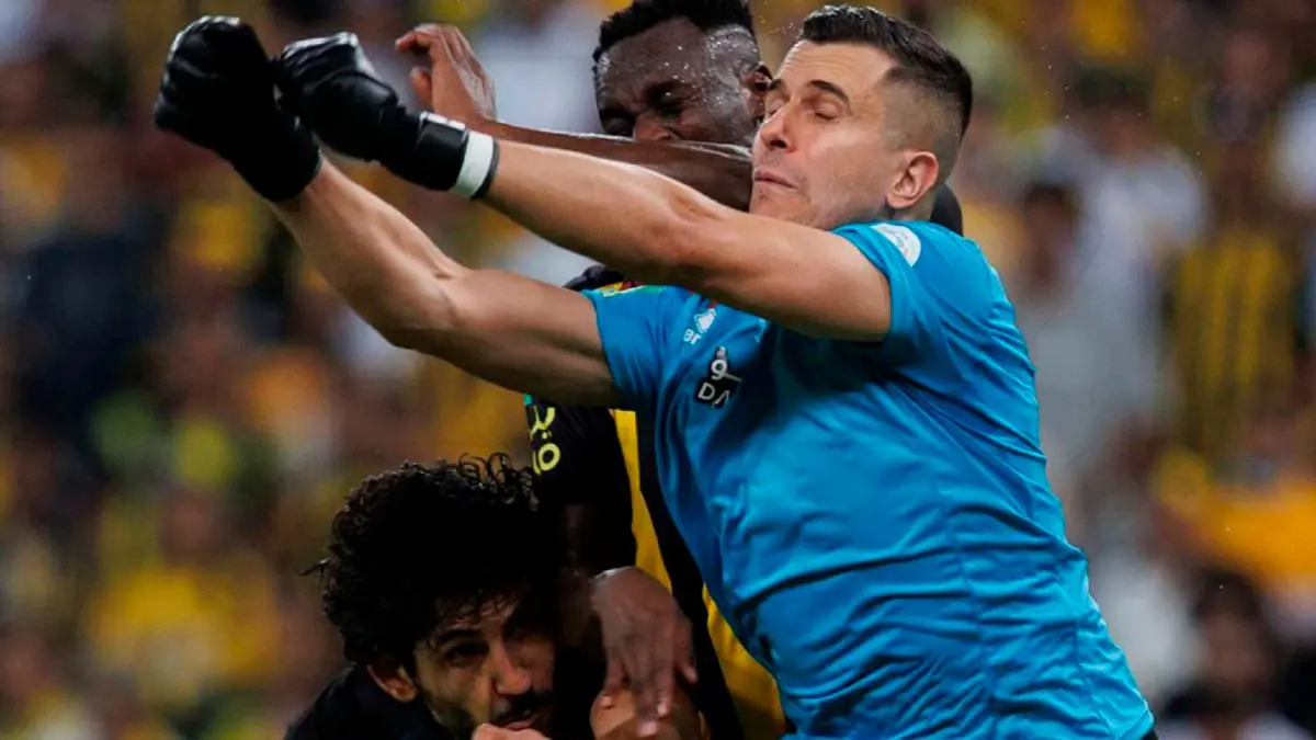 إصابة مارسيلو غروهي وخروجه في مباراة الهلال ضد الاتحاد بالدوري السعودي (فيديو)