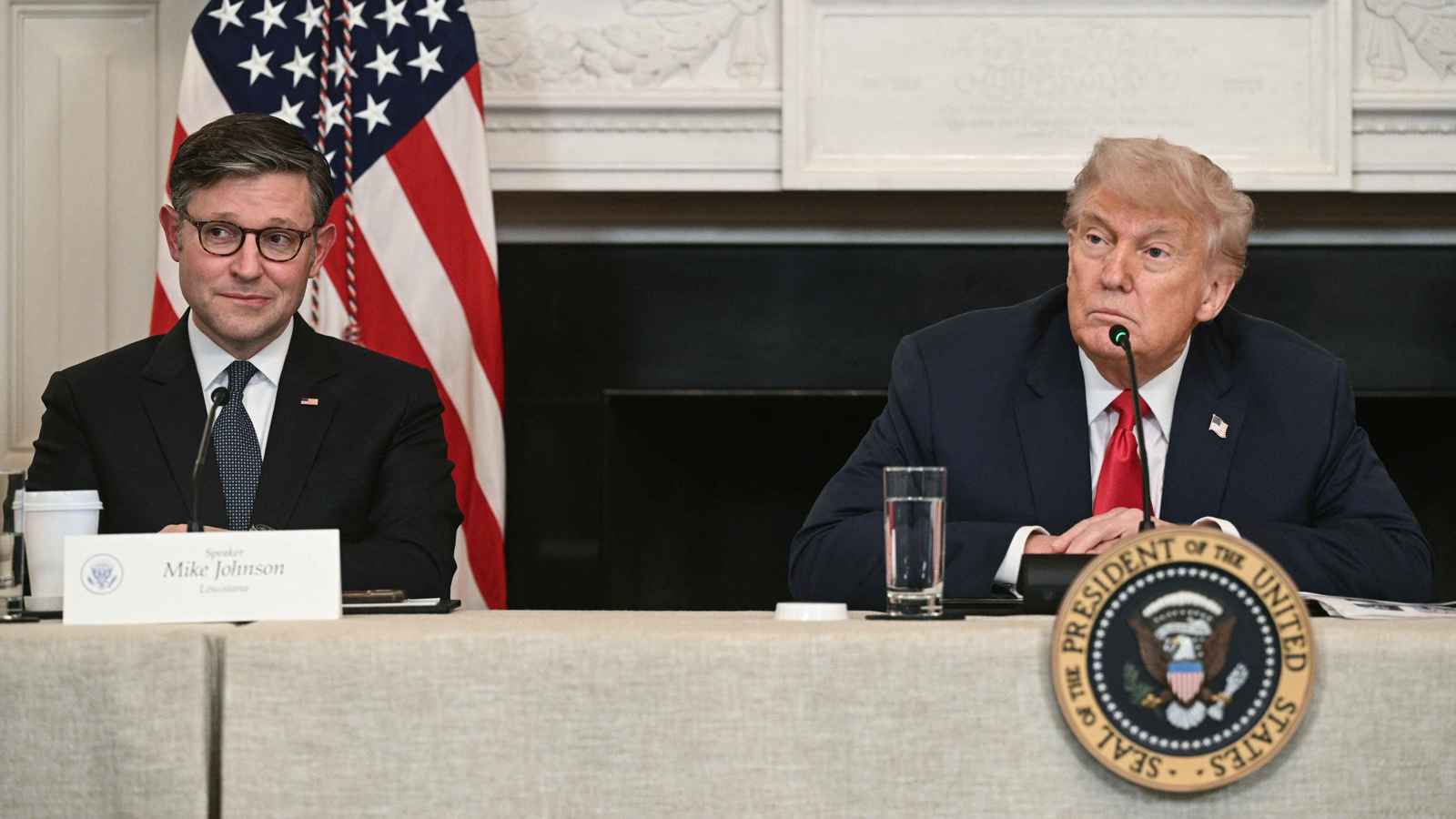 بين ترامب والمخابرات.. "النووي الإيراني" يفجر مواجهة داخل واشنطن