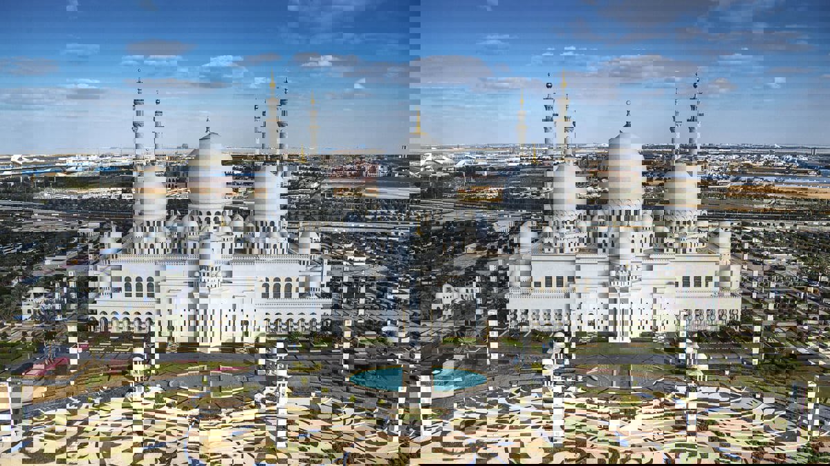 جامع الشيخ زايد الكبير.. الإمارات في صورة مسجد (صور)
