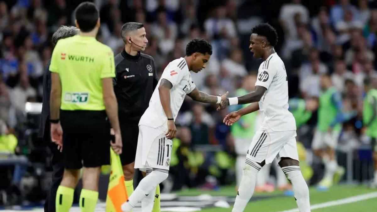 غرفة الملابس "تشتعل".. هل يدفع ريال مدريد ثمن "التمرد العلني"؟