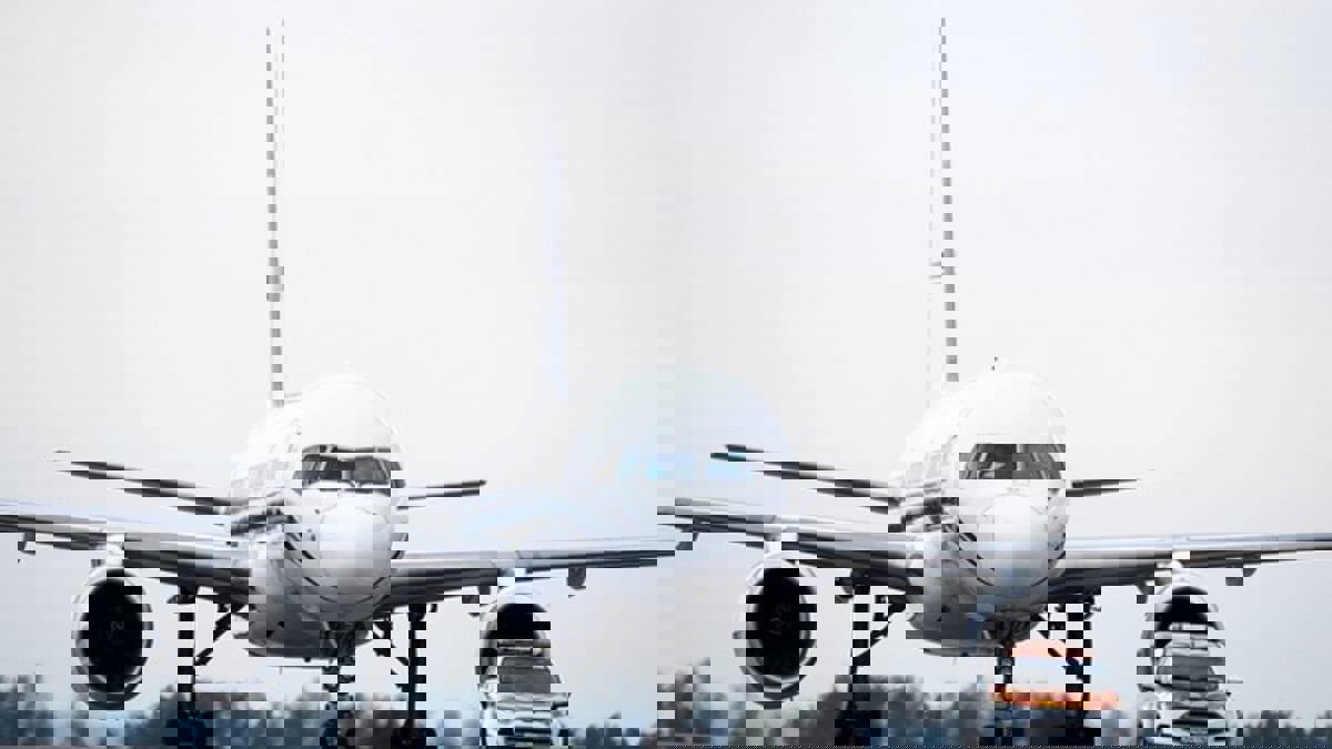 إيران تشدد إجراءات التفتيش في مطاراتها بعد محاولة اختطاف طائرة مدنية (صور)