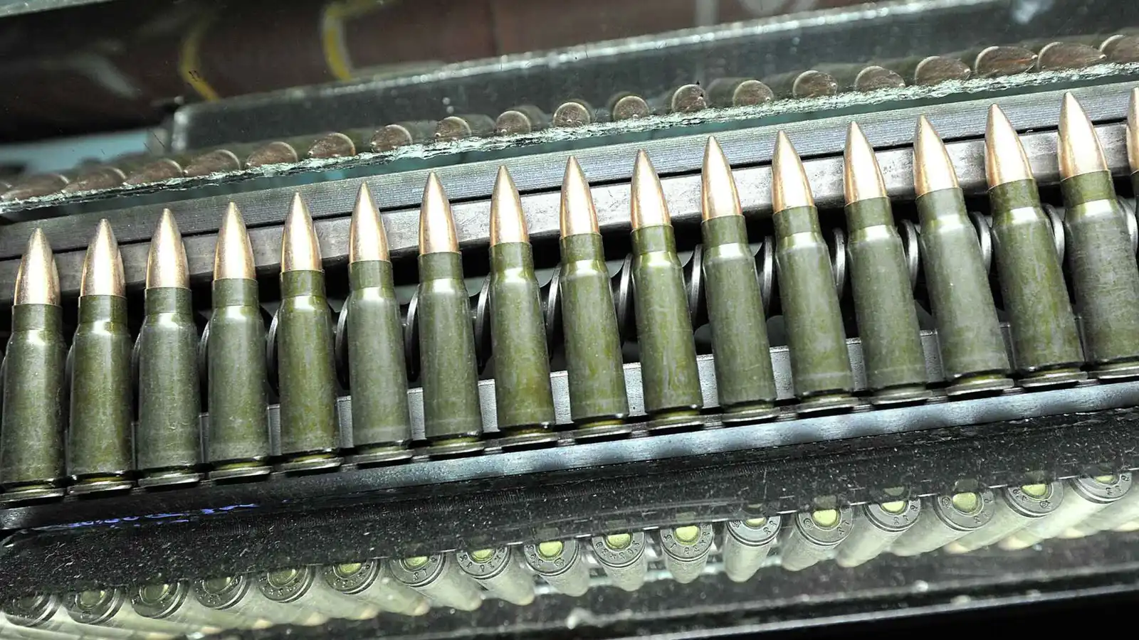 مقتل أب وطفليه بانفجار ذخائر بمنزل في الزنتان غربي ليبيا