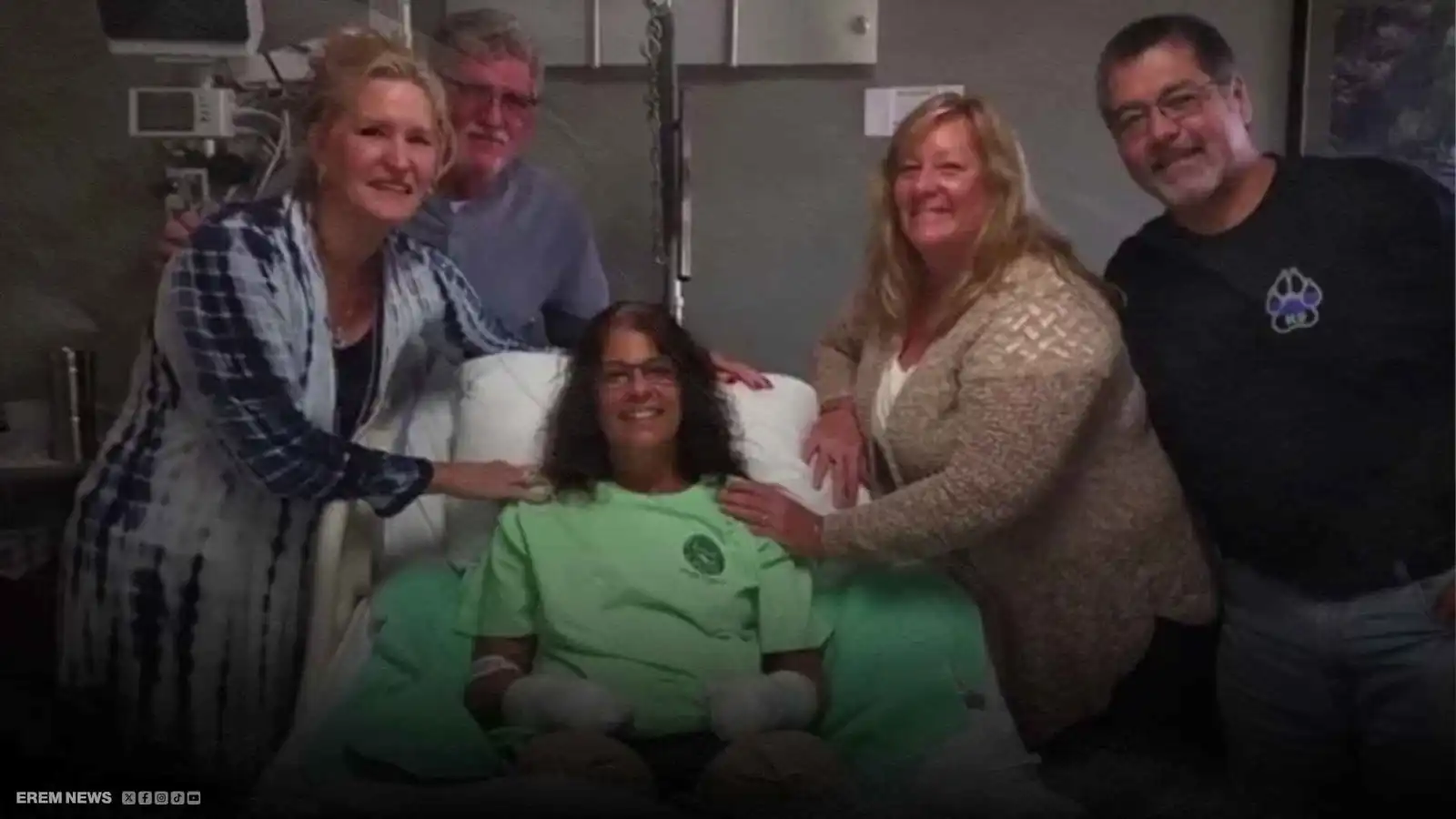 عناق قاتل.. امرأة تفقد أطرافها بسبب كلبها الأليف