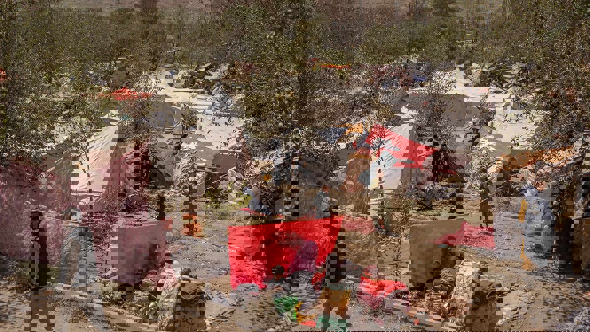 تقرير: تقدم طالبان يجبر الأفغان على تصفية ممتلكاتهم والفرار إلى الخارج