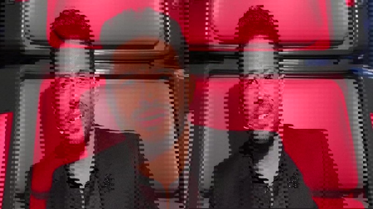 هل أُصيب الفنان محمد حماقي بـ"كورونا" بعد عودته من The Voice Kids؟ 