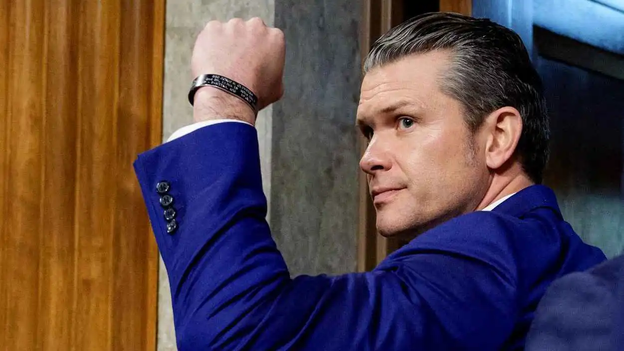 ضربة أمريكية على قارب في المحيط الهادئ توقع 4 قتلى (فيديو)