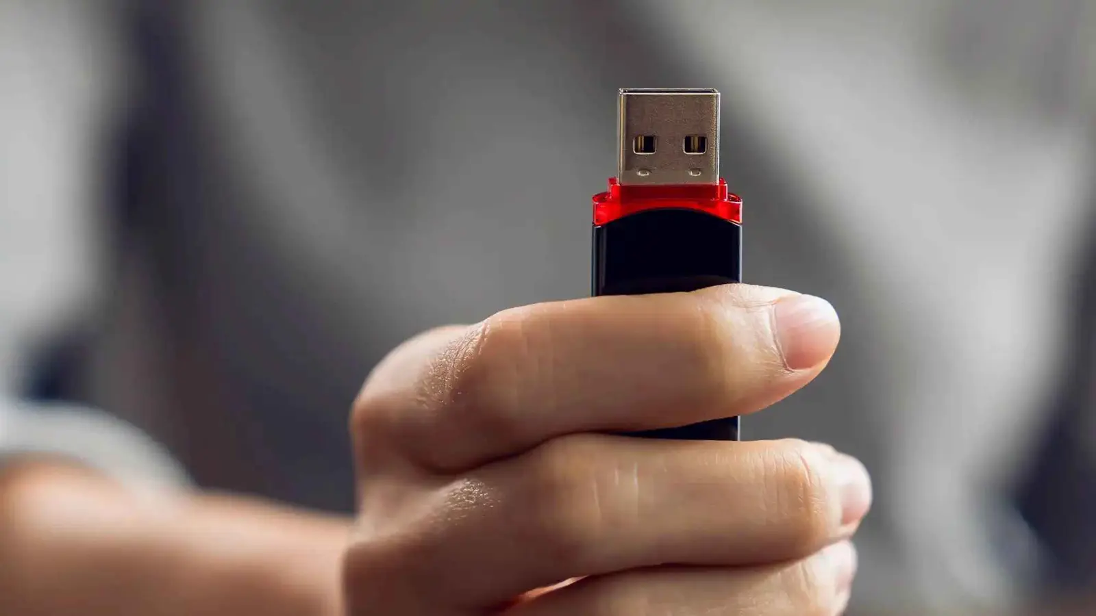 كيف يستخدم مجرمو الإنترنت الـ"USB" لسرقة البيانات؟