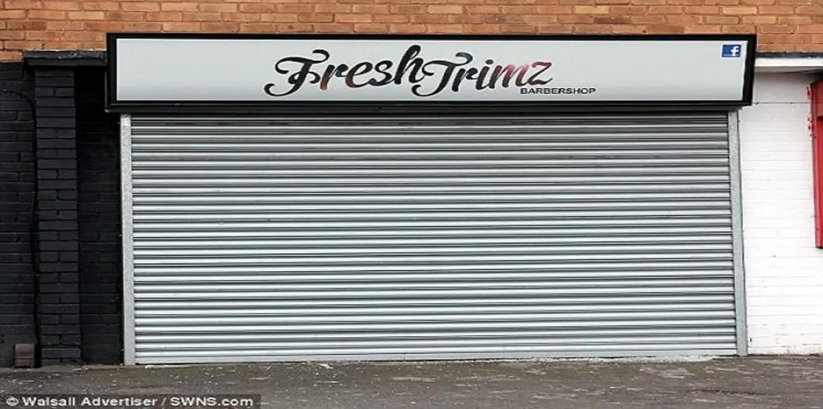 بريطانيا.. عصابة تهاجم حلاقًا بسبب قصة شعر