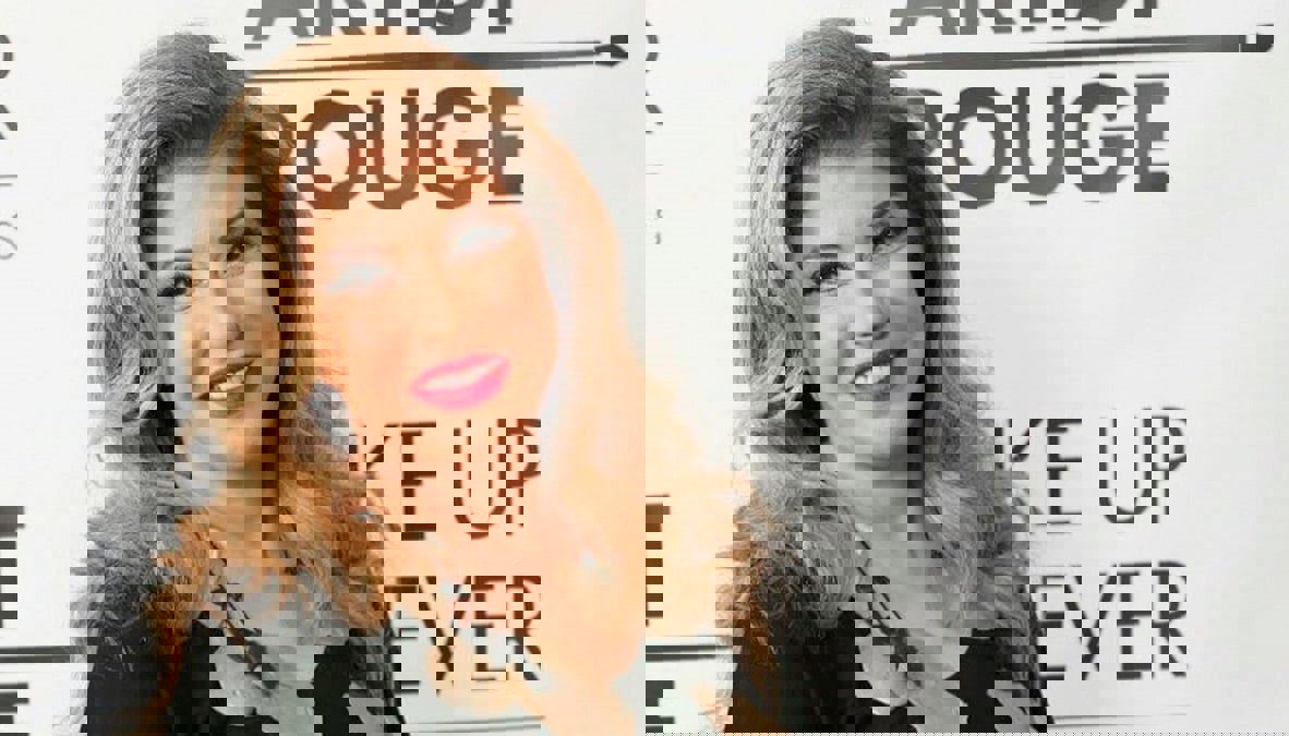 هالة سرحان تحصل على الإقامة الذهبية في الإمارات