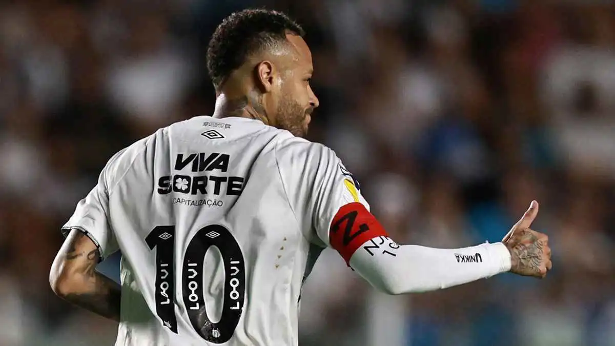 أولها ليفربول.. 5 أندية إنجليزية "تنقذ" مسيرة نيمار