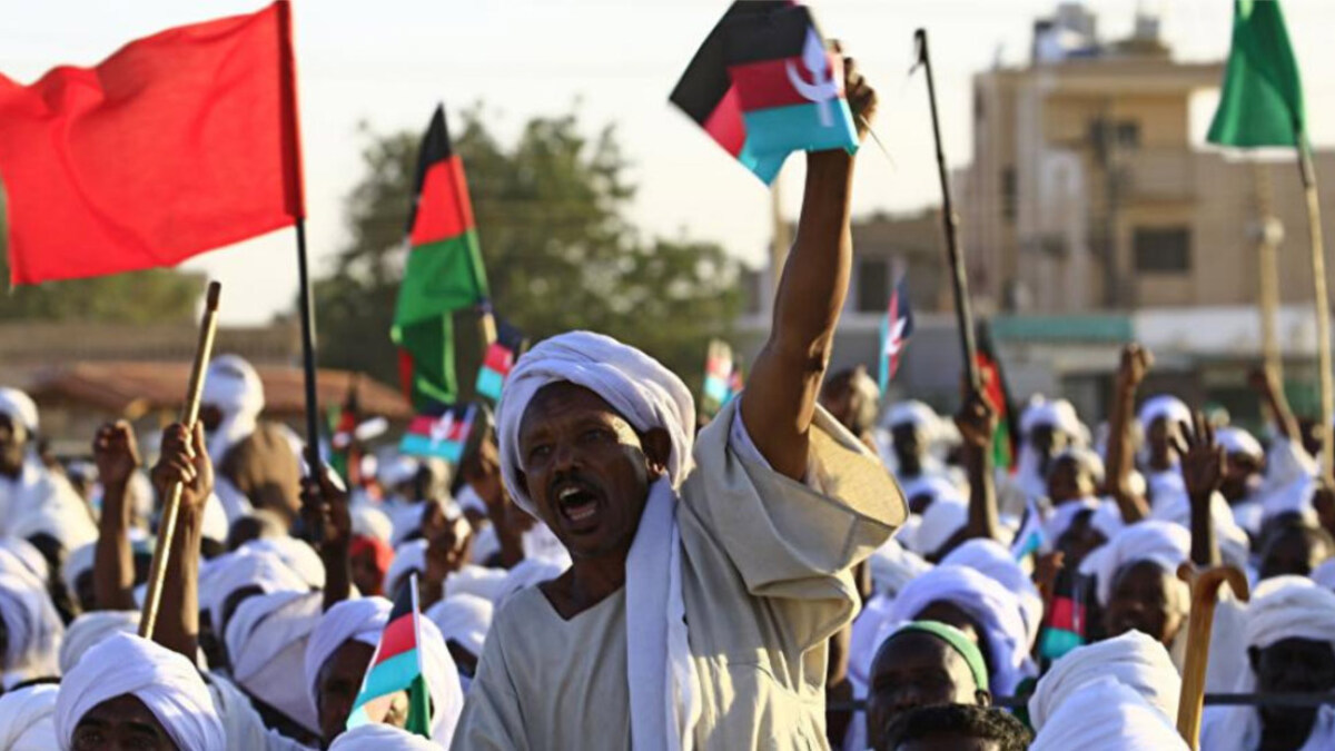 السودان.. إضراب جماعي للعمال يوقف العمل بموانئ البحر الأحمر