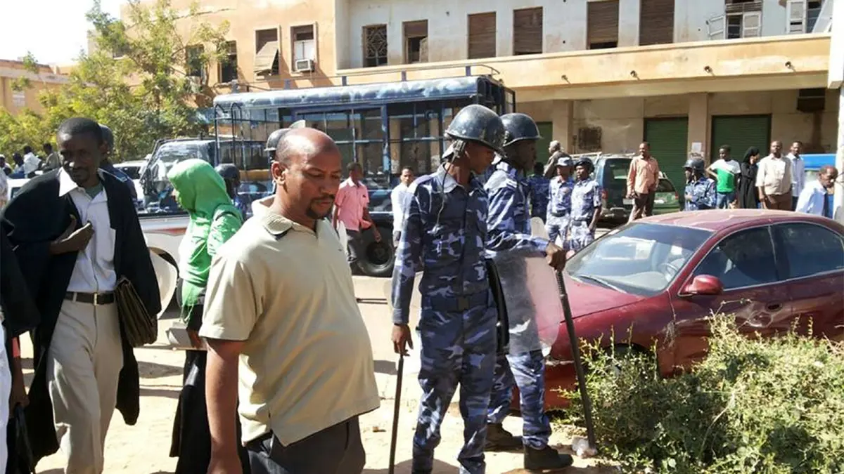 ماذا قال مدير الأمن السوداني في أول تعليق على الاحتجاجات الشعبية؟