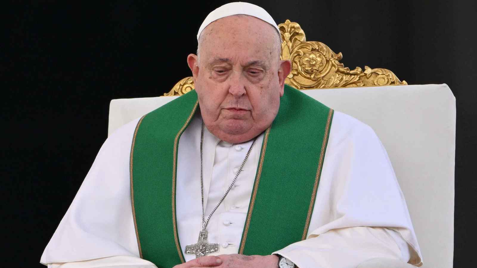 هل يغادر البابا فرنسيس المستشفى قريبا؟