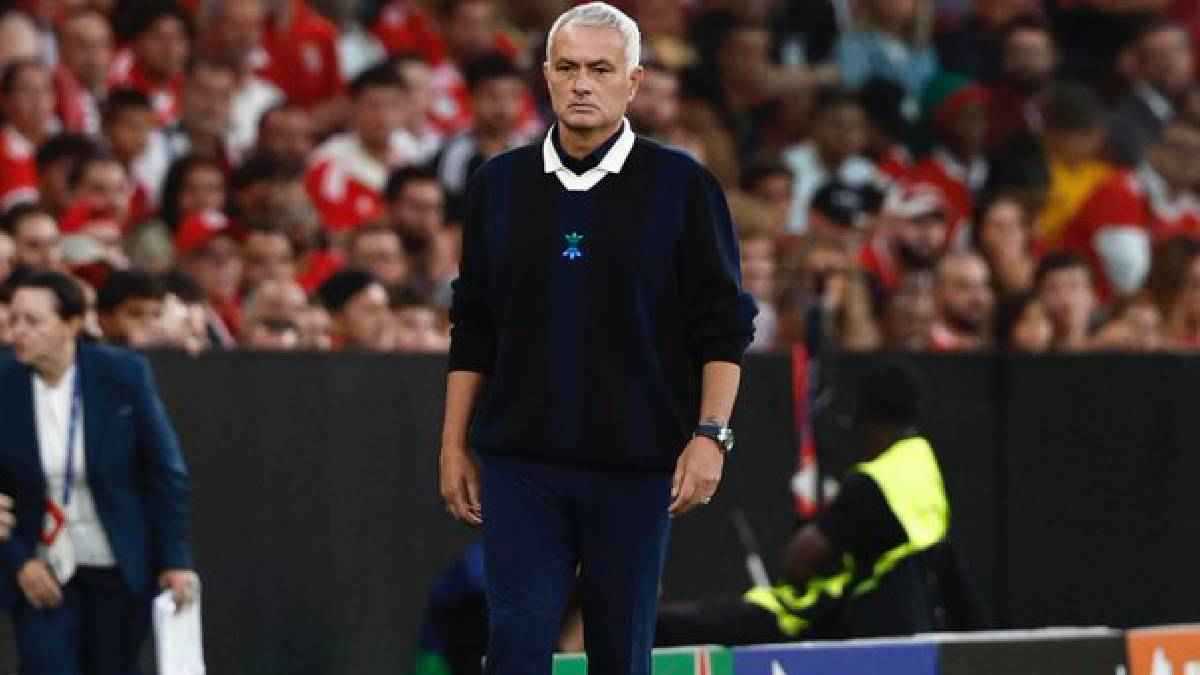 فنربخشة التركي يطيح بالبرتغالي جوزيه مورينيو