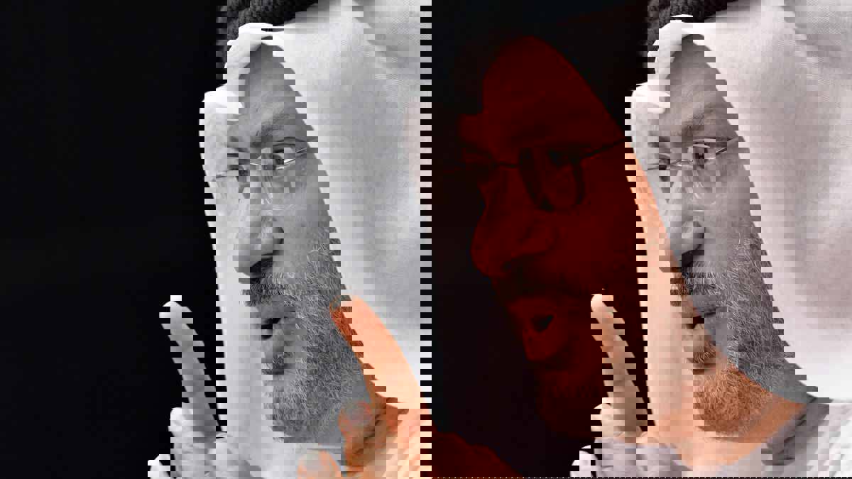 قرقاش يفنّد دعوى قناة الجزيرة حول دور الإمارات في اغتيال قادة طالبان